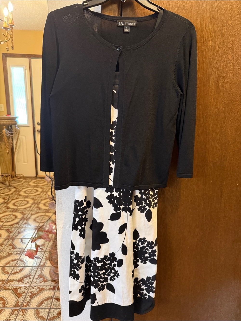 Beautiful Black/White Dress!